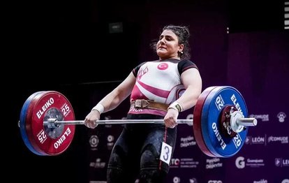 Milli halterci Tuana Süren Avrupa Şampiyonası'nın son gününde bronz madalya kazandı!